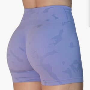 Aurola Camo Seamless Scrunch Shorts Bright Red Size M